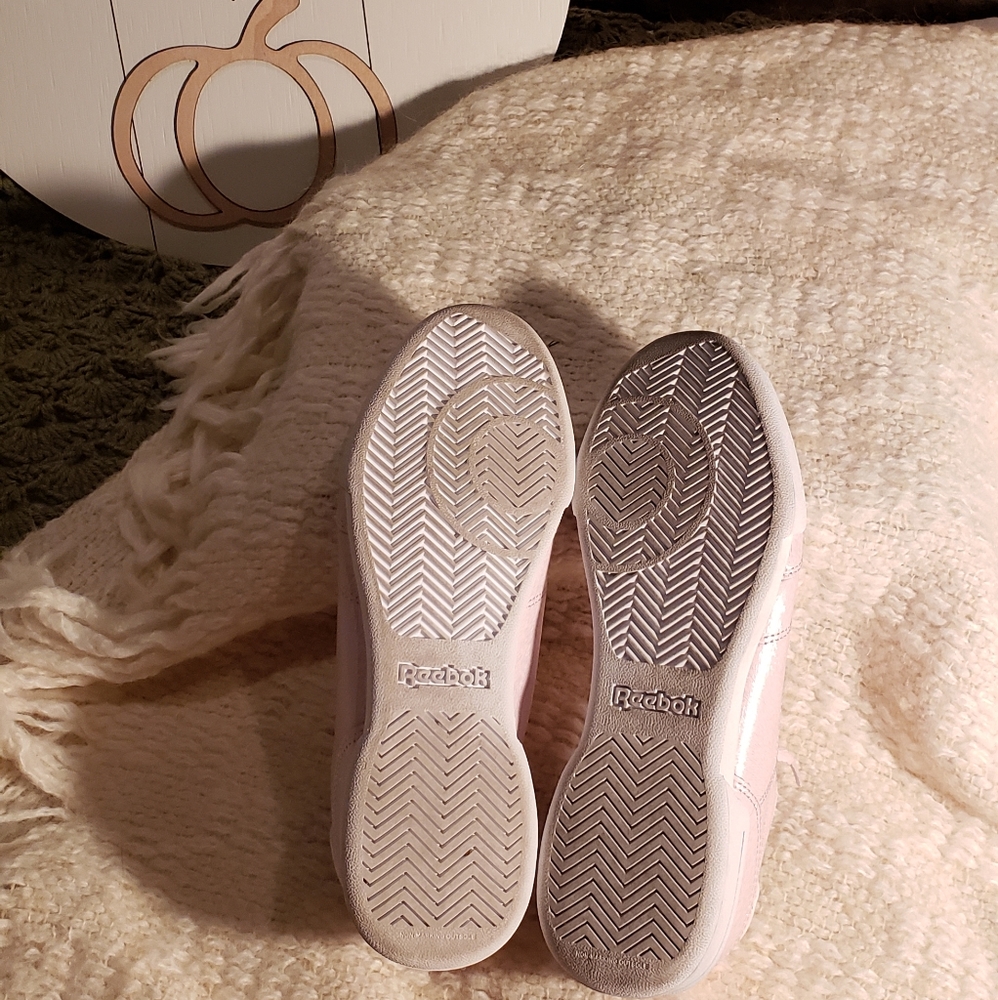 NWOT Reebok Sneakers - Picture 3 of 6